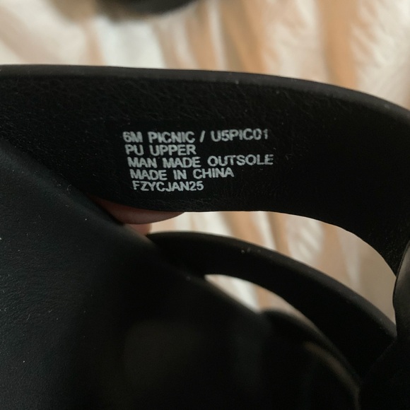 UNIONBAY Triple Strap Black Slides - Picture 5 of 9